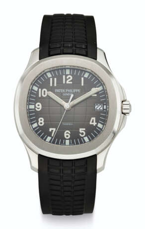 Patek Philippe. PATEK PHILIPPE, AQUANAUT STEEL WITH BRACELET, RETAILED BY TIFFANY & CO., REF 5167/1A-001 - Foto 1