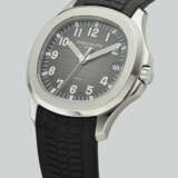 Patek Philippe. PATEK PHILIPPE, AQUANAUT STEEL WITH BRACELET, RETAILED BY TIFFANY & CO., REF 5167/1A-001 - photo 2