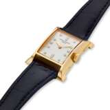 Patek Philippe. PATEK PHILIPPE, 18K GOLD, LADIES’ PAGODA, 1997 COMMEMORATION, REF. 4900 - photo 2