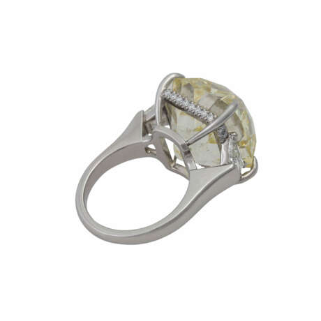 Bedeutender Solitär-Ring mit 1 Diamant im "OLD MINE CUT" zu 27,12 ct - Foto 3