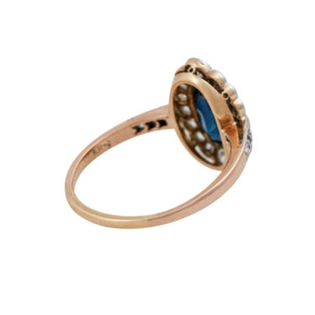 Ring mit ovalem Saphir und Diamanten, zusammen ca. 0,2 ct, - photo 3