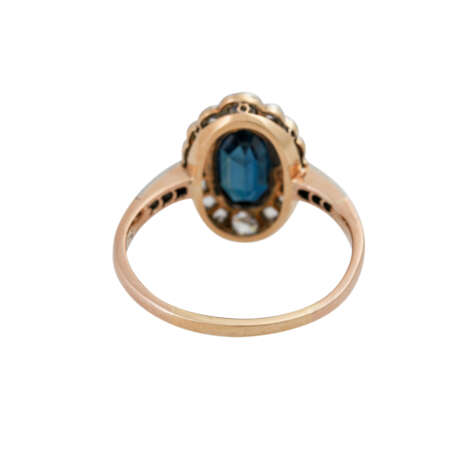 Ring mit ovalem Saphir und Diamanten, zusammen ca. 0,2 ct, - фото 4