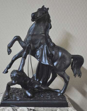 скульптура «Упавший всадник» - фото 1