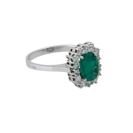 Ring mit Smaragd (transluzent) und Brillanten - Foto 1