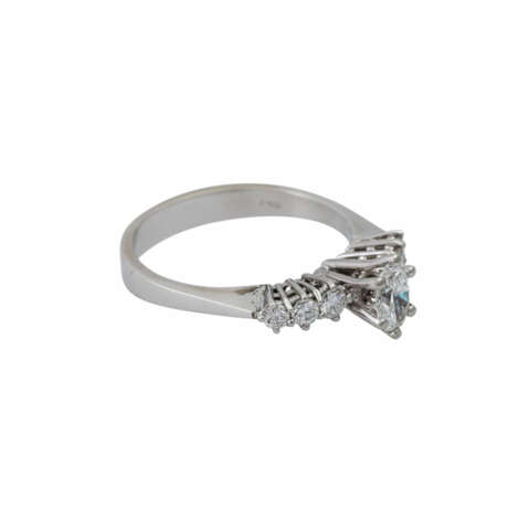 Ring mit ovalem Brillant ca. 0,4 ct, - photo 1