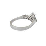 Ring mit ovalem Brillant ca. 0,4 ct, - photo 3