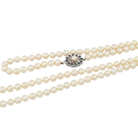 Lange Perlenkette mit Saphirschließe, - Foto 4