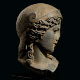 A MONUMENTAL ROMAN GREY MARBLE HEAD OF MINERVA - Foto 3