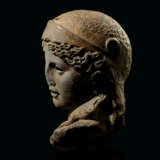 A MONUMENTAL ROMAN GREY MARBLE HEAD OF MINERVA - Foto 5
