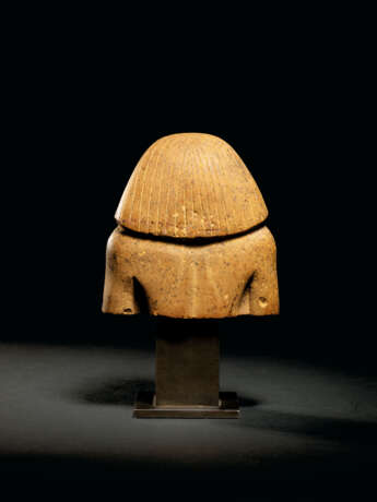 AN EGYPTIAN YELLOW LIMESTONE BUST OF AN OFFICIAL - photo 2
