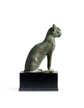 AN EGYPTIAN BRONZE CAT - Foto 1