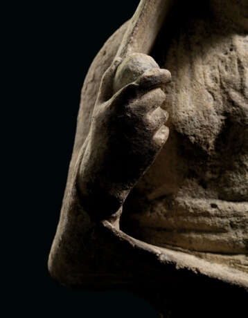 A CYPRIOT LIMESTONE VOTIVE BUST OF A WOMAN - фото 5