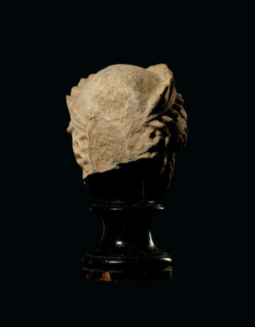 A CYPRIOT LIMESTONE HEAD OF A MALE VOTARY - photo 4