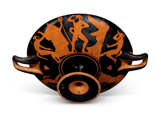 AN ATTIC RED-FIGURED KYLIX - фото 1