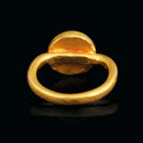 A BYZANTINE GOLD AND NIELLO RING - Foto 2