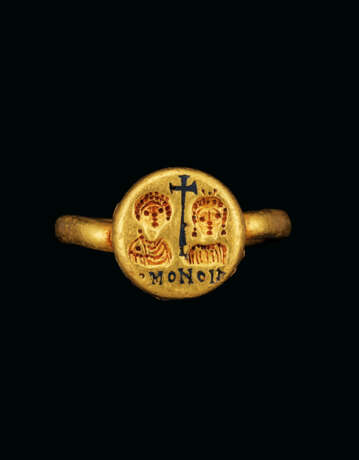 A BYZANTINE GOLD AND NIELLO RING - Foto 3