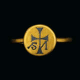 A BYZANTINE GOLD AND NIELLO RING - photo 3