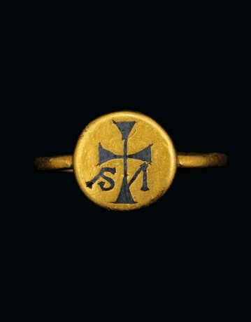A BYZANTINE GOLD AND NIELLO RING - photo 3