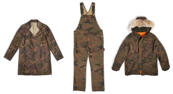 A COLLECTION OF CAMOUFLAGE CLOTHING - фото 1