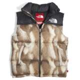 A COLLECTION OF NUPTSE JACKETS & GILET - Foto 5