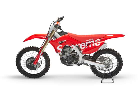 A CFR 250R DIRT BIKE - photo 2