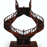 A MAHOGANY DOUBLE STAIRCASE MAQUETTE - Foto 3