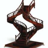 A MAHOGANY DOUBLE STAIRCASE MAQUETTE - Foto 5