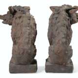 A PAIR OF TERRACOTTA FIGURES OF BOARS - photo 4