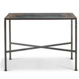 A PAIR OF STEEL AND SLATE SIDE TABLES - Foto 2