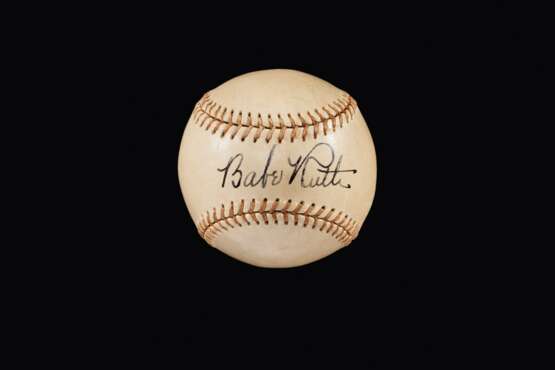 Superlative Babe Ruth Single Signed Baseball c1940s: Elite C... - фото 1