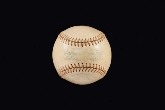 Superlative Babe Ruth Single Signed Baseball c1940s: Elite C... - photo 2