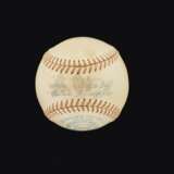 Very fine Babe Ruth Single Signed Baseball c1940s (PSA/DNA 7... - photo 2