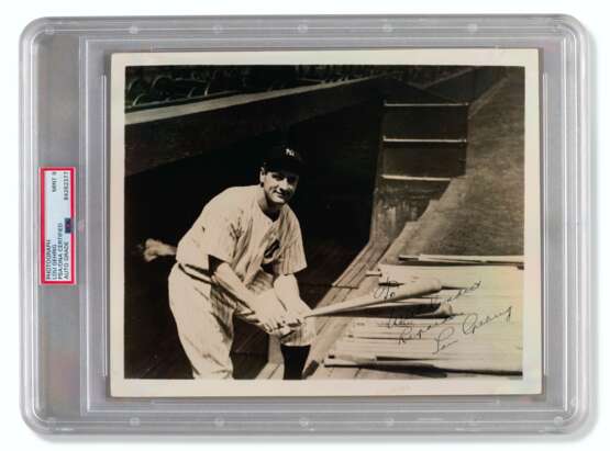 High Grade Lou Gehrig Autographed Photograph (PSA/DNA 9 MINT... - Foto 1