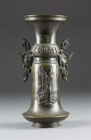 VASE MIT RELIEFIERTEM QILIN-DEKOR - photo 1