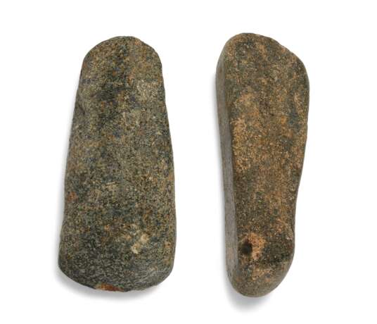 TWO GREY STONE HAND TOOLS - Foto 1