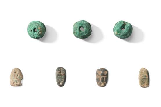 AN ASSORTMENT OF TURQUOISE AND MALACHITE BEADS - Foto 4