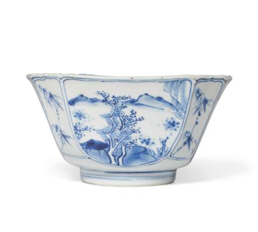 A BLUE AND WHITE SQUARE BOWL - фото 2