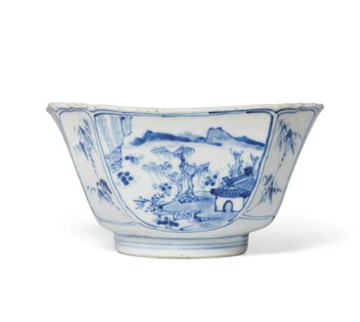 A BLUE AND WHITE SQUARE BOWL - photo 3