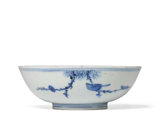 A SMALL BLUE AND WHITE SHALLOW BOWL - Foto 2