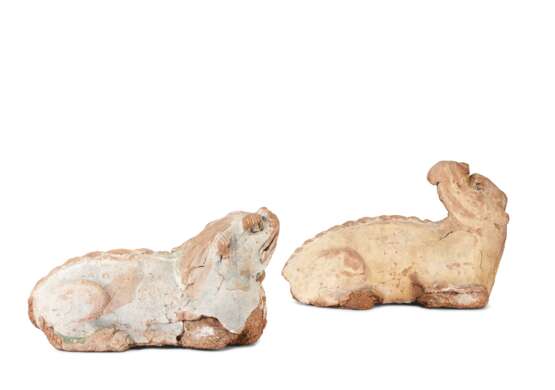 A PAIR OF PAINTED BAKED MUD FIGURES OF MYTHICAL BEASTS - photo 2