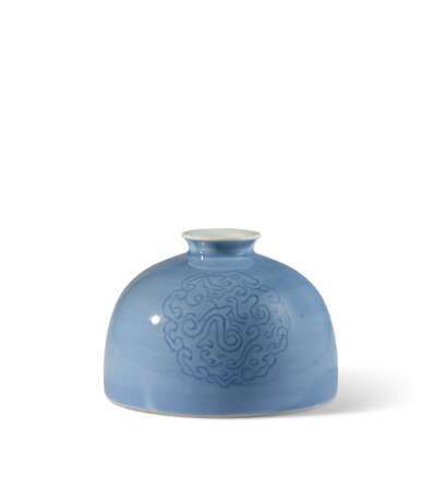 A PALE BLUE-GLAZED WATER POT, TAIBAI ZUN - photo 2