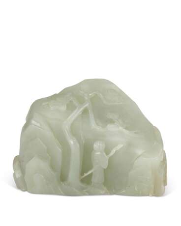 A SMALL GREENISH-WHITE JADE 'MOUNTAIN' CARVING - Foto 1
