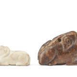 TWO SMALL JADE CARVINGS OF ANIMALS - photo 2