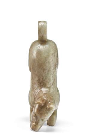A GREYISH-GREEN CARVED JADE FIGURE OF A DOG - photo 5