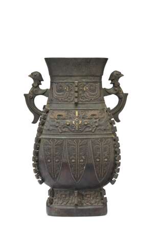 AN ARCHAISTIC GOLD-INLAID BRONZE VESSEL, FANGHU - photo 4