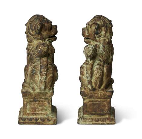 A PAIR OF IRON FIGURES OF BUDDHIST LIONS - фото 3