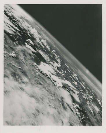 Early views of Earth including the largest hitherto photographed from space; scientist Clyde Holliday; the first rocket launched from Cape Canaveral, July 1948-October 1954 - фото 5