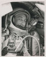Gus Grissom à l'intérieur du vaisseau spatial Liberty 7; activités de prélancement, lancement et récupération du deuxième Américain dans l'espace, mai-21 juillet 1961