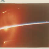 First human-taken photograph from space; orbital sunset, February 20, 1962 - Foto 1