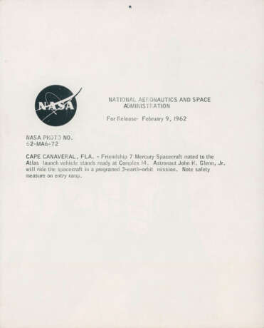 Photomontage du lancement du premier vaisseau spatial pour transporter un Américain en orbite; John Glenn prépare le lancement; le vaisseau spatial Friendship 7, janvier-20 février 1962 - photo 5